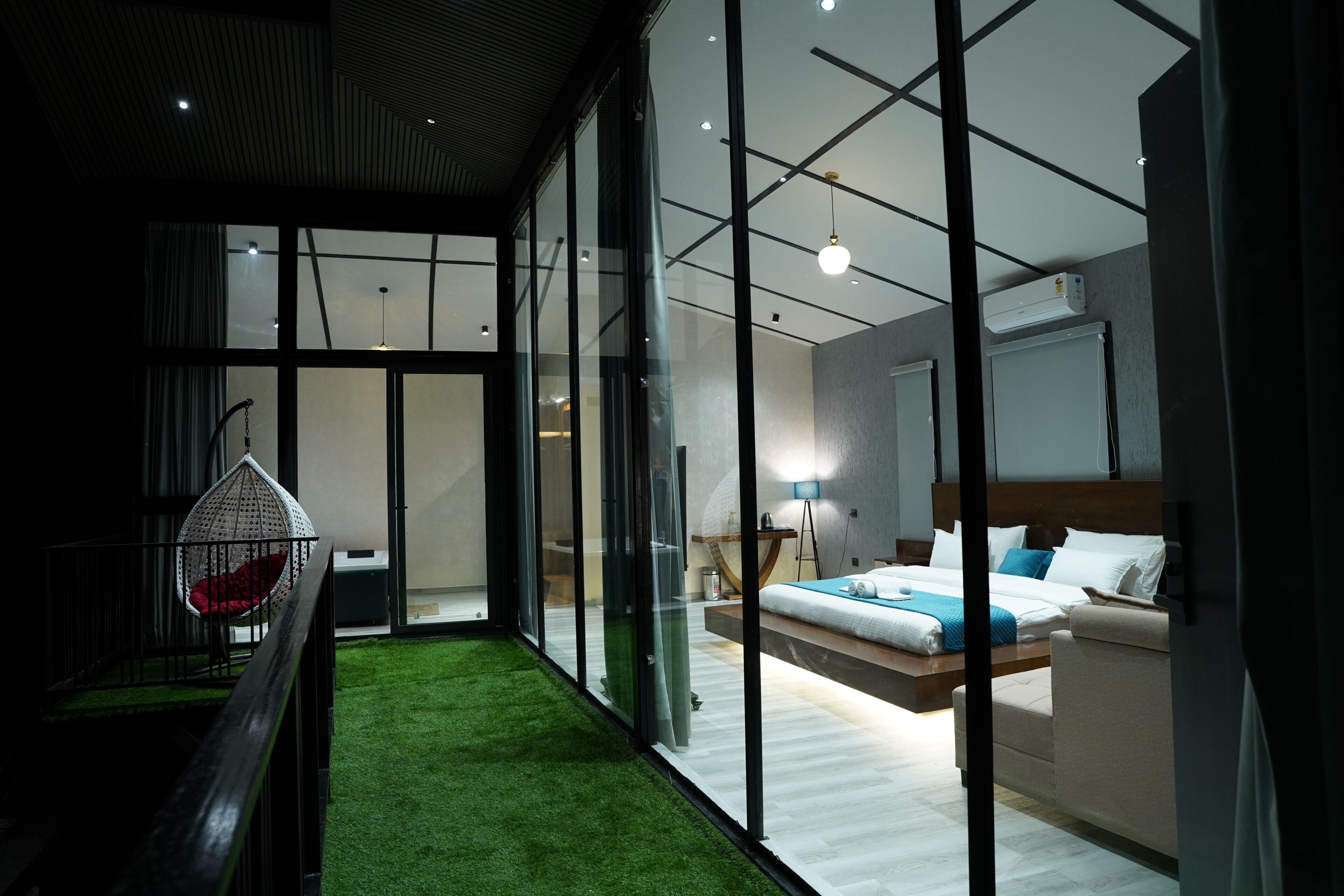 Presidential Room | Egyptian cotton sheets, premium bedding, down duvets