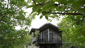 Presidential Room | Balcony view - Da Valley Manali  (Manali)