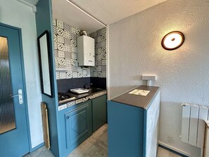 Fridge, microwave, coffee/tea maker - Studio with garden view - 4 guests (Cap d'Agde)