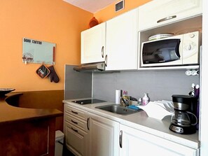 Microwave, coffee/tea maker - Studio cabin - near beach, 4 guests (La Grande-Motte)