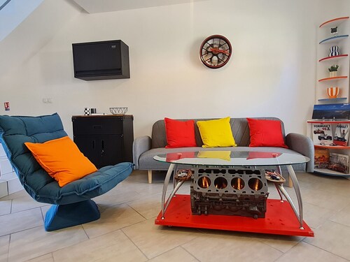 Maison unique pour passionnés de mécanique