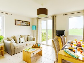 Cottage | Living room - Breton Duplex Cottage Retreat (Cancale)