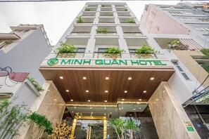 Phòng đôi hoặc 2 giường đơn cơ bản, ban công | Chi tiết ngoại thất