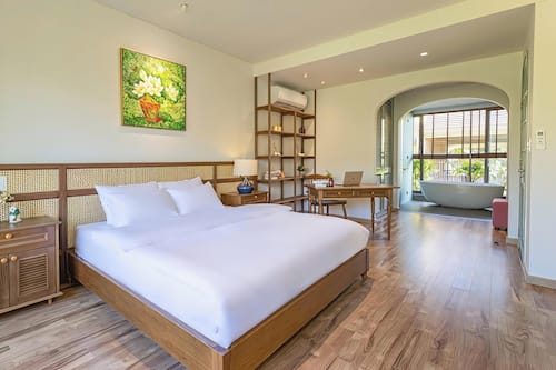 Villa, 3 Bedrooms, Non Smoking | Free WiFi, bed sheets
