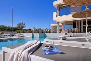 Pool - Suncity Spirit - Luxury Beachfront Villa (Ayia Napa)