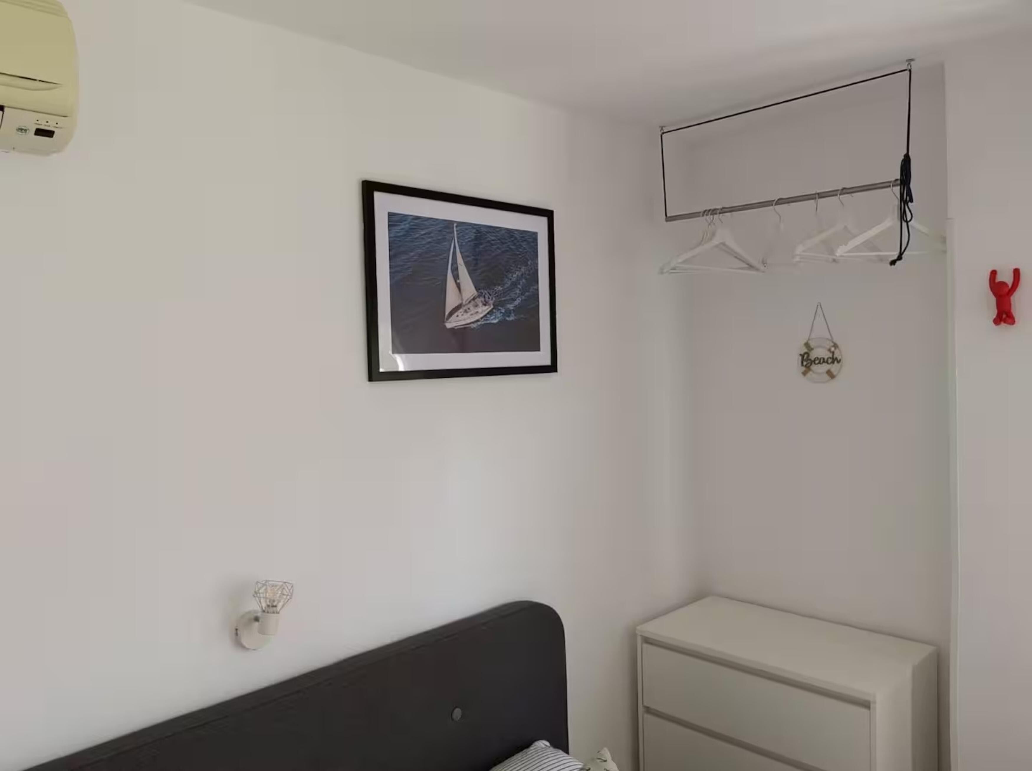 Room, Balcony
