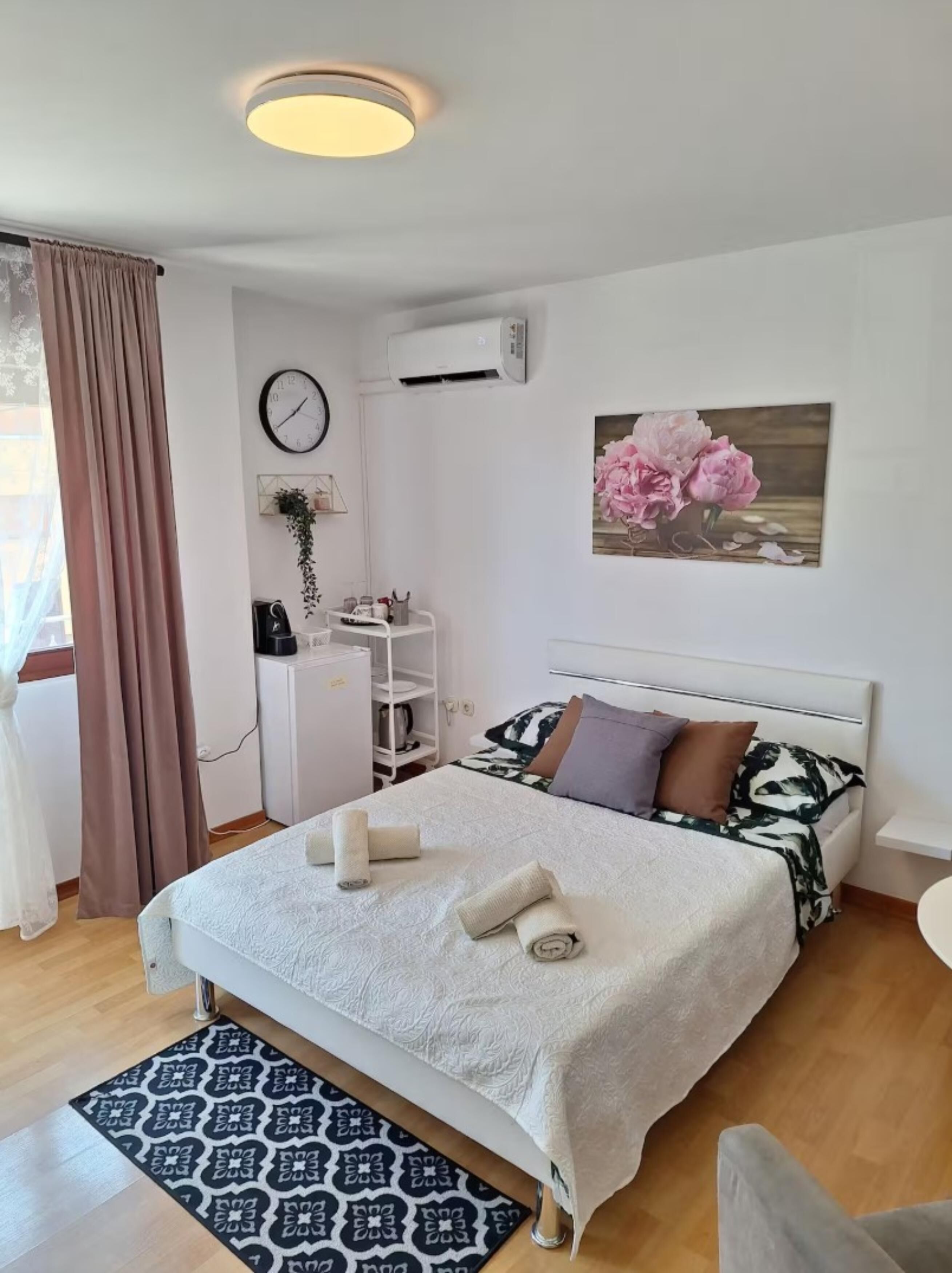 Room, Balcony | Free WiFi, bed sheets