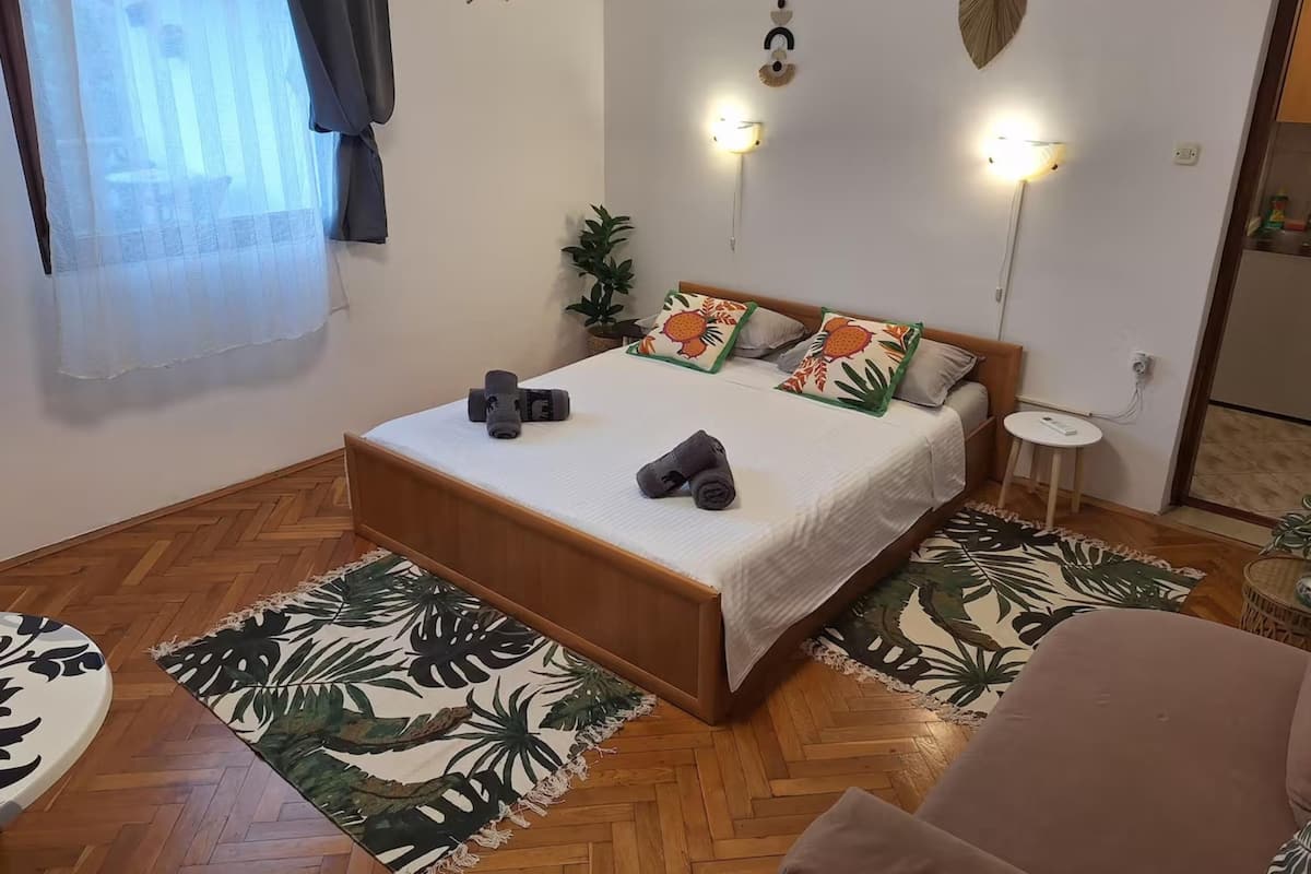 Studio | Living area