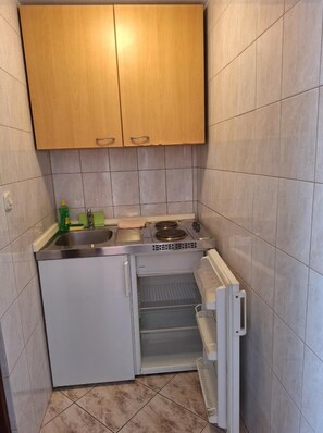 Studio | Eigene Küche | Kühlschrank, Wasserkocher mit Kaffee-/Teezubehör, Wasserkocher