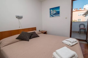 Double Room, Balcony | Free WiFi, bed sheets - Rooms and Studio Salvi (Rovinj)
