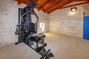 Fitness facility - Villa Ciburi in Pazin, Istria: 320 m² living space, room for 16 people (Lovrin)