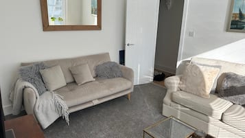 Comfort House, Garden View | Living area