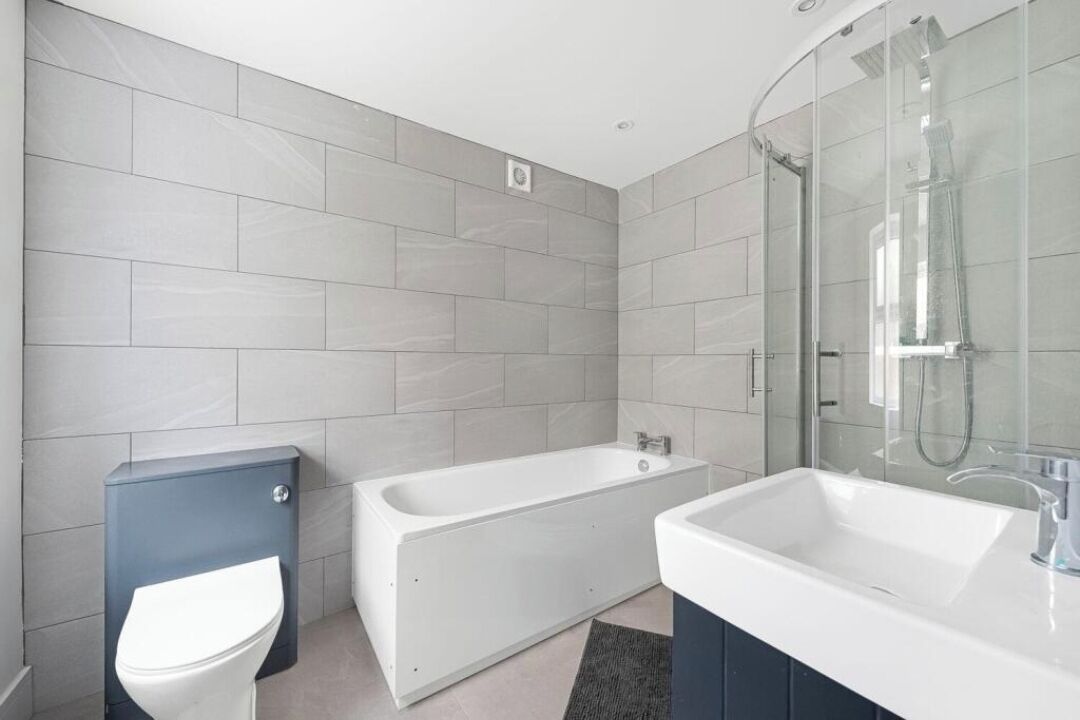 Comfort huis, uitzicht op tuin | Badkamer | Gratis toiletartikelen, handdoeken, zeep, shampoo