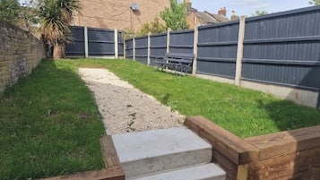 Comfort House, Garden View | Property grounds