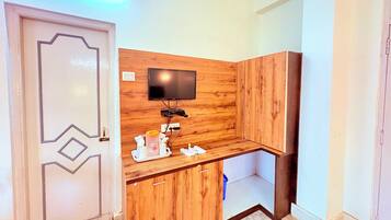 Luxury Quadruple Room, City View | Desk, free WiFi