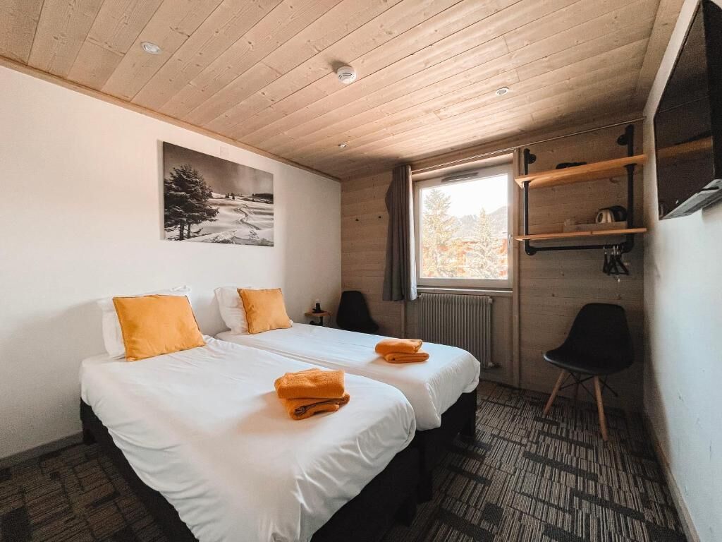 Doppelzimmer, Bergblick | Schreibtisch, kostenloses WLAN