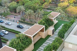 House - Free Housekeeping Visits During Your Stay - Stayshort - Studio in Jumeirah Village Circle for 2 With Balcony (Dubai)