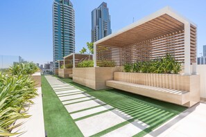 House - Free Housekeeping Visits During Your Stay - Stayshort - Studio in Jumeirah Village Circle for 2 With Balcony (Dubai)