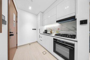 House - Free Housekeeping Visits During Your Stay - Stayshort - Studio in Jumeirah Village Circle for 2 With Balcony (Dubai)