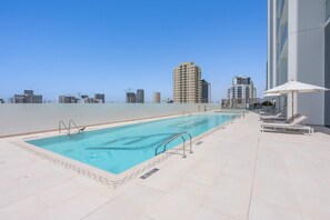 House - Free Housekeeping Visits During Your Stay - Stayshort - Studio in Jumeirah Village Circle for 2 With Balcony (Dubai)