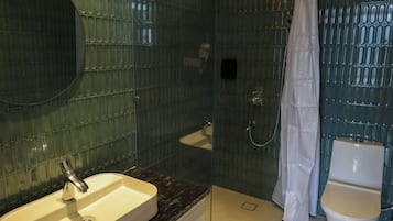 Kamar (Valley View Room) | Kamar mandi
