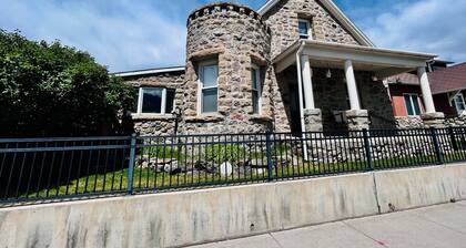 Castellino- Historic downtown Gardiner home