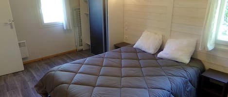独立别墅 | 3 多间卧室、特色家居、床单