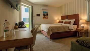 In-room safe, desk, blackout curtains, free WiFi