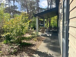 Outdoor dining - Vrbo Property (Hardenberg)