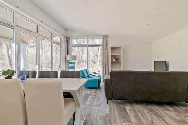Living area - Vrbo Property (Hardenberg)