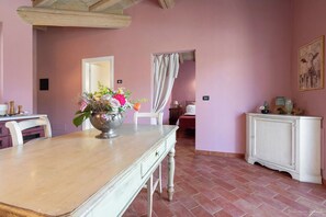 Dining - Lovely apartment in villa for 2 people with A/C, WIFI, pool and pets allowed, close to Sirmione (Desenzano Del Garda)