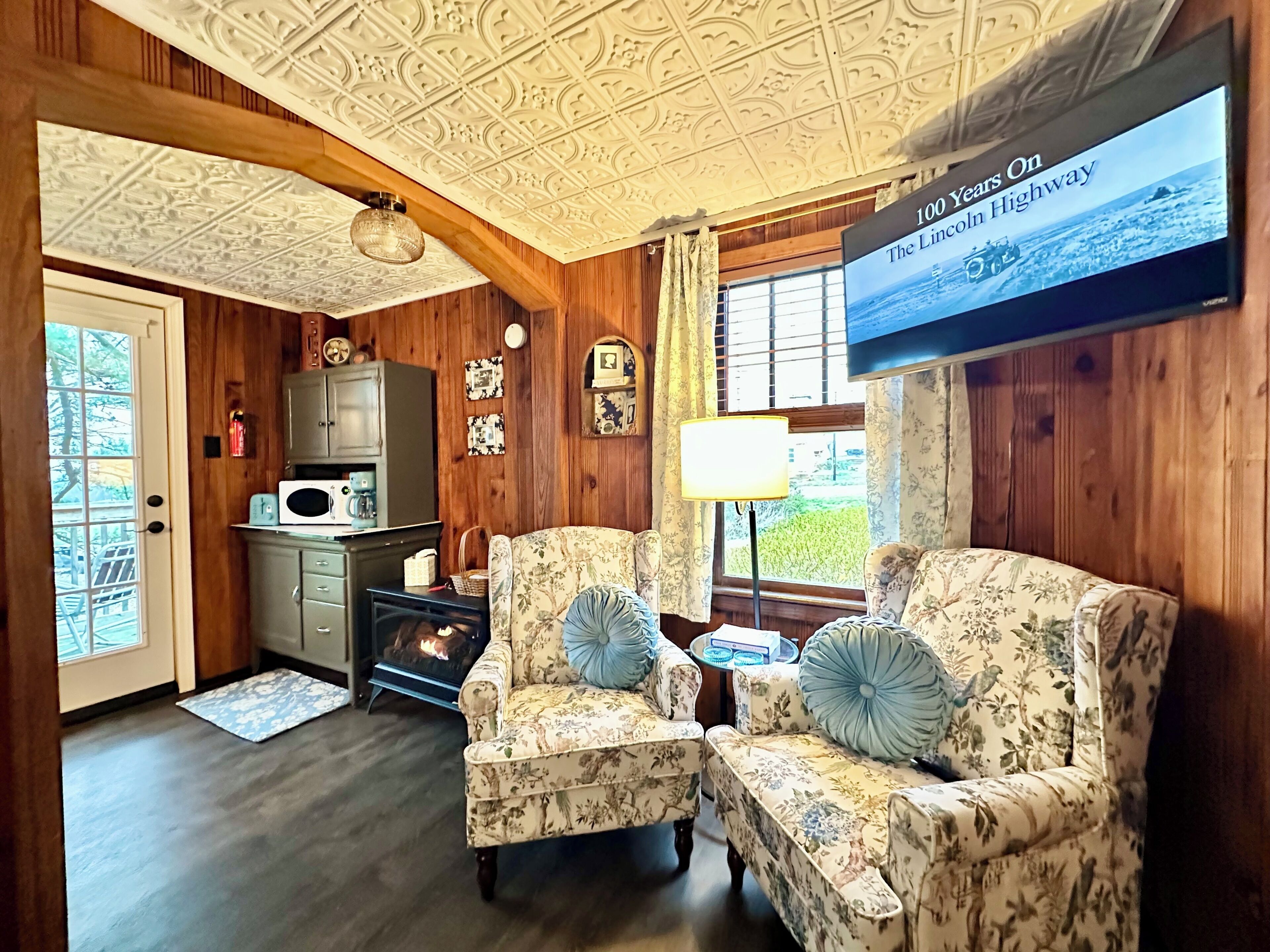 Smart TV, fireplace
