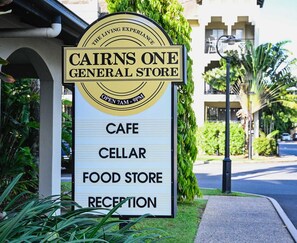 1 bedroom, Internet - The Palms Luxe With 9 Resort Pools (Cairns)