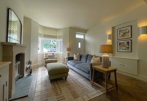 Smart TV - Wordsworth Cottage - a house that sleeps 4 guests in 2 bedrooms (Keswick)
