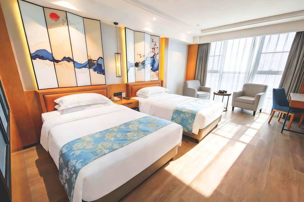 Double Room | In-room safe, blackout drapes, soundproofing, iron/ironing board