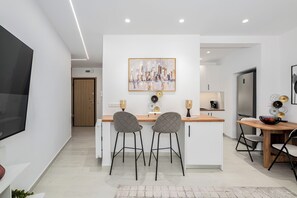 Dining - Spacious luxury 2BR flat - Pagrati square (Athina)