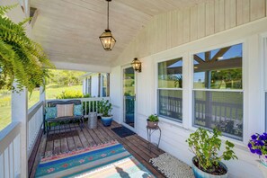 House (2 Bedrooms) | Interior - Bristol Getaway w/ Mtn Views on a Working Farm (Bristol)