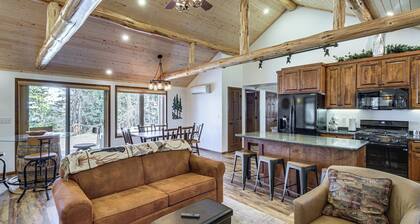 Private Lakefront Home w/ Dock & Patio in Walker