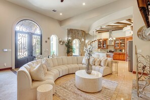 Interior - Luxury Braunfels Estate: Amazing for Families! (New Braunfels)