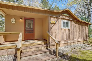 House (2 Bedrooms) | Interior - Hamlin Lake Cabin w/ Beach Access: 2 Mi to Dunes! (Ludington)