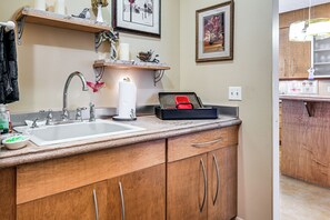 Interior - 'the Beach House' w/ Hot Tub & Dock in Lake Odessa (Lake Odessa)