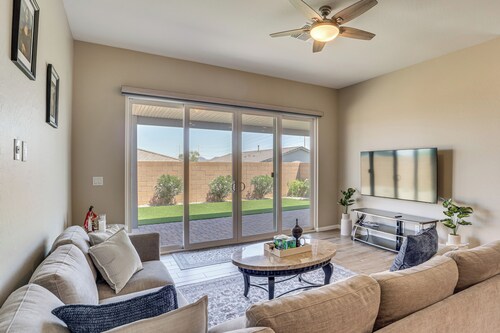 9 Mi to Las Vegas Strip! Spacious Single-story Gem
