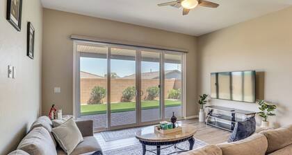 9 Mi to Las Vegas Strip! Spacious Single-story Gem