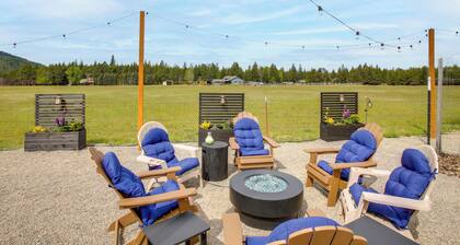 6 Mi to Lake Pend Oreille! Cozy Cabins w/ Views