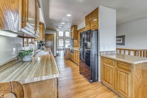 House (6 Bedrooms) | Interior - 6br, Multi-level Deck: Group Getaway in Ruidoso! (Ruidoso)