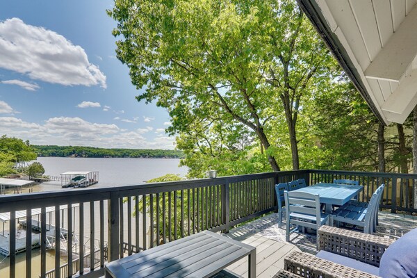 Lakefront Bliss W/ Dock + Fire Pit! Ozarks Home - Sunrise Beach, MO