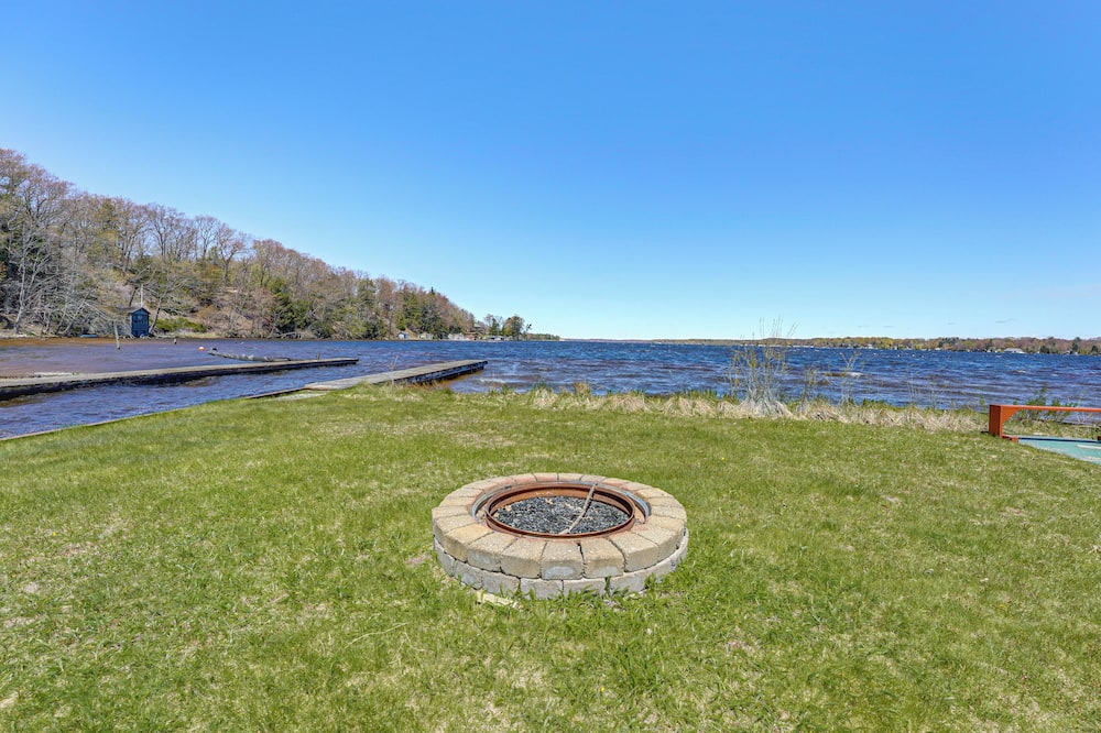 Walk to Beach! Lakeside Family Cabin in Ludington - Summit Township, MI