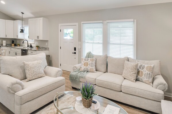 House (3 Bedrooms) | Interior - 'the Beautiful Home' 1/2 Mi to Old Hickory Lake! (Mount Juliet)