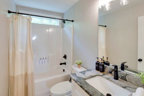 House (3 Bedrooms) | Interior - 'the Beautiful Home' 1/2 Mi to Old Hickory Lake! (Mount Juliet)