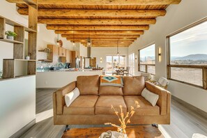 Interior - Panoramic Mtn Views! Serene Gem in Ranchos De Taos (Ranchos De Taos)